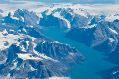 航拍：南极半岛与联合冰川之间